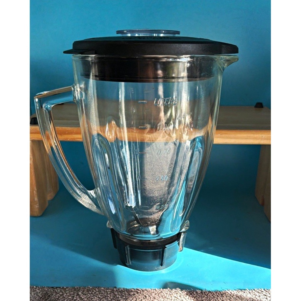 Oster 6 Cup Glass Blender Pitcher Jar Lid & 2-Blade Assembly Clear Black